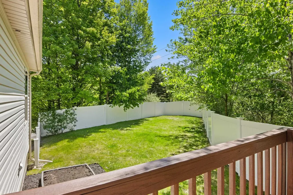 2732 Hammond Highlands Drive East Bay Township MI 49686