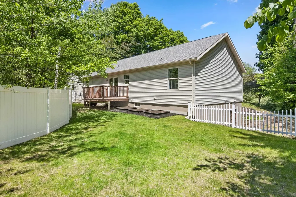 2732 Hammond Highlands Drive East Bay Township MI 49686