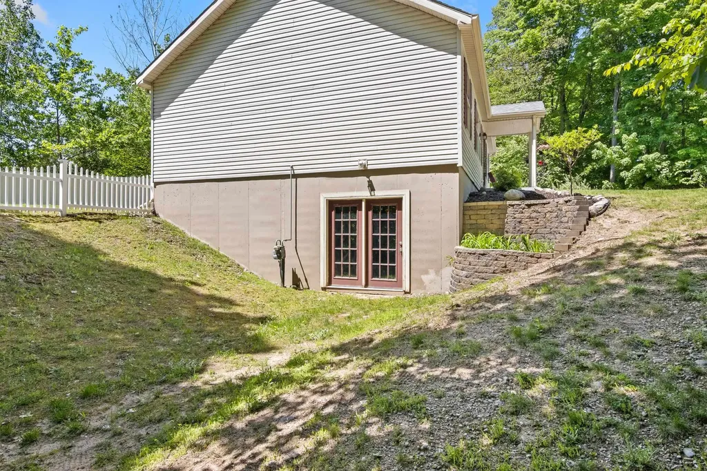 2732 Hammond Highlands Drive East Bay Township MI 49686