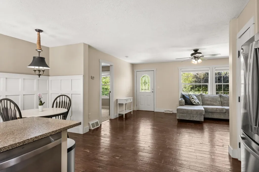 2732 Hammond Highlands Drive East Bay Township MI 49686