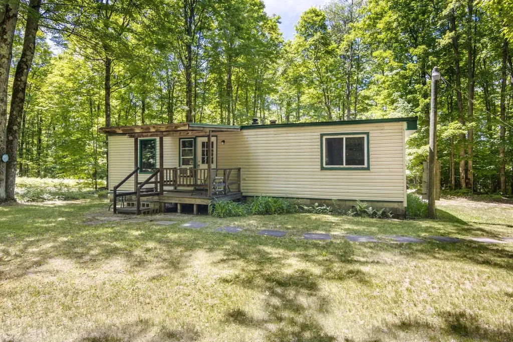4501 Oslund Road Kearney Township MI 49659