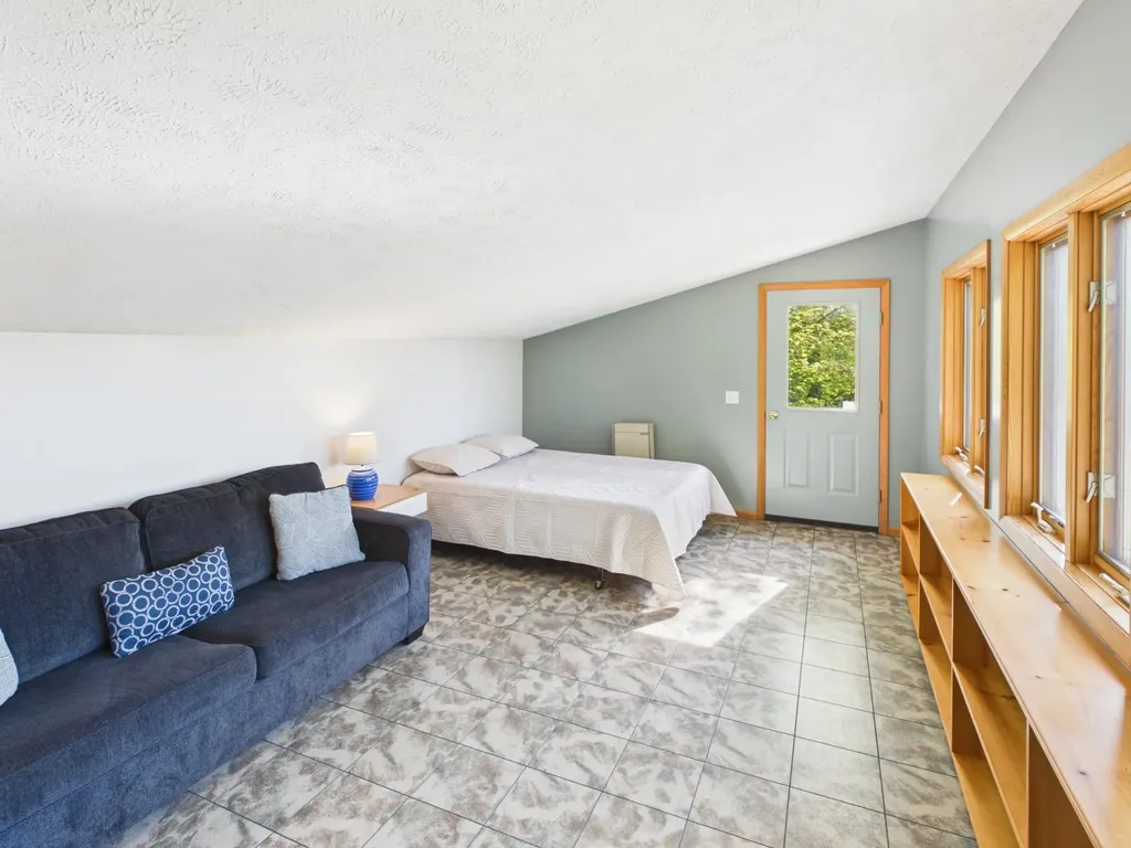 10953 E Pobuda Road Leelanau Township MI 49682