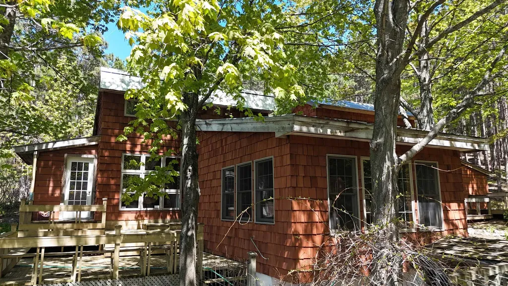 10953 E Pobuda Road Leelanau Township MI 49682