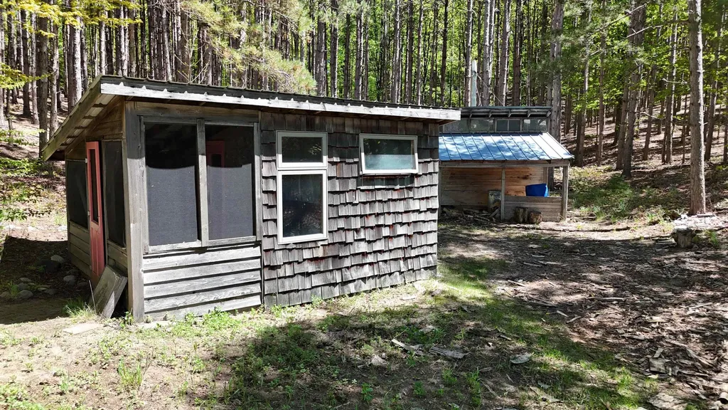 10953 E Pobuda Road Leelanau Township MI 49682