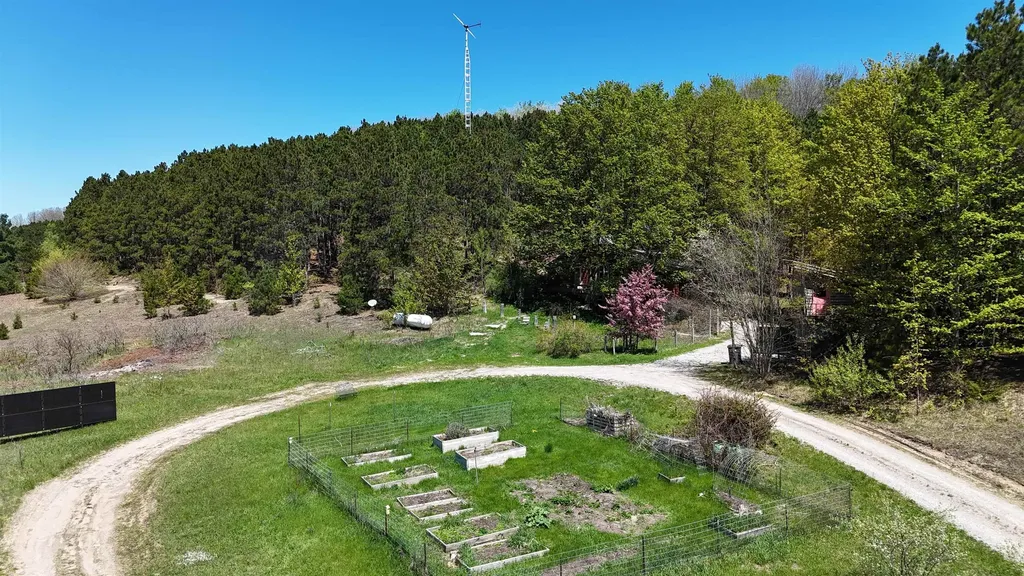 10953 E Pobuda Road Leelanau Township MI 49682