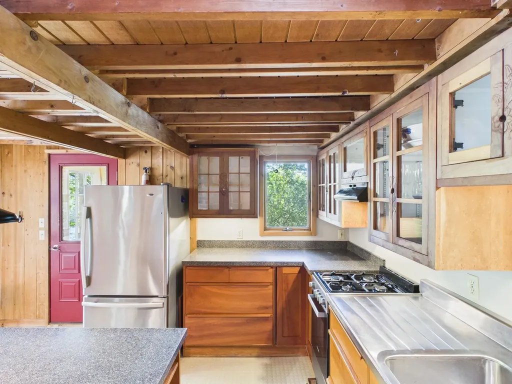 10953 E Pobuda Road Leelanau Township MI 49682