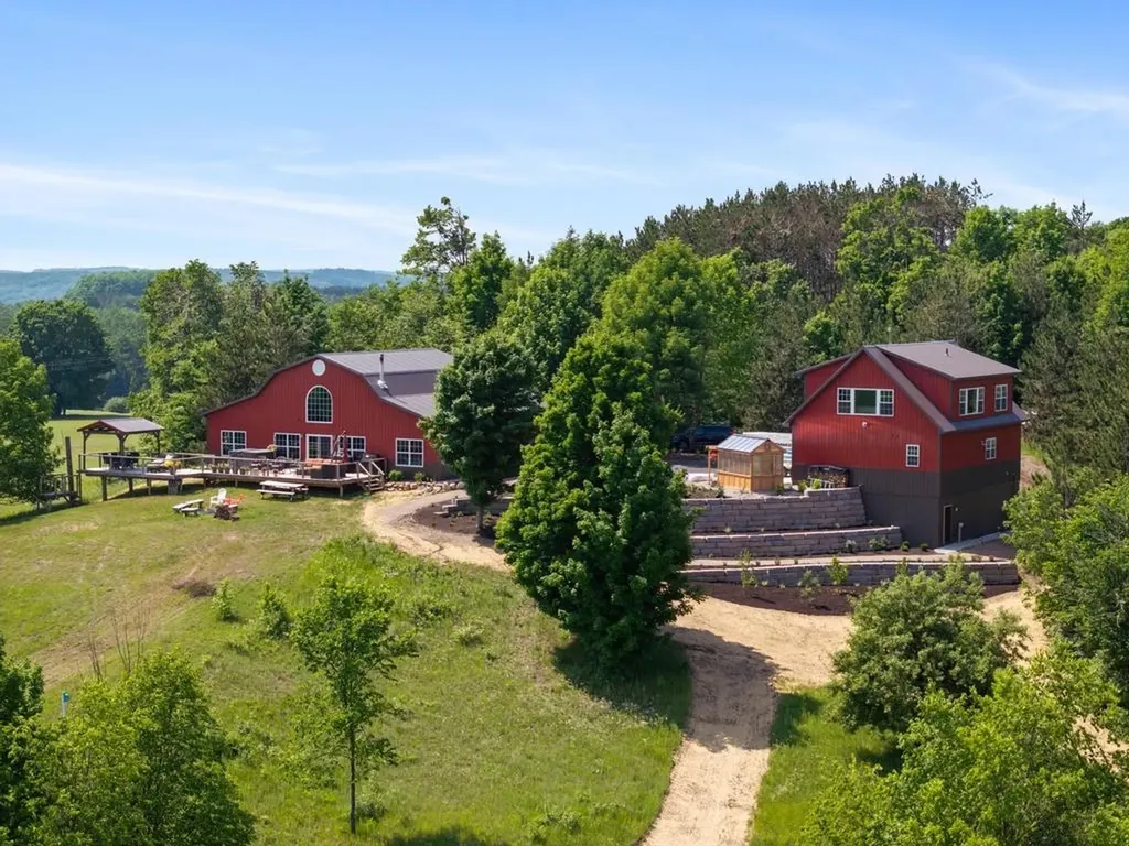 9235 Bailey Road South Arm Township MI 49727