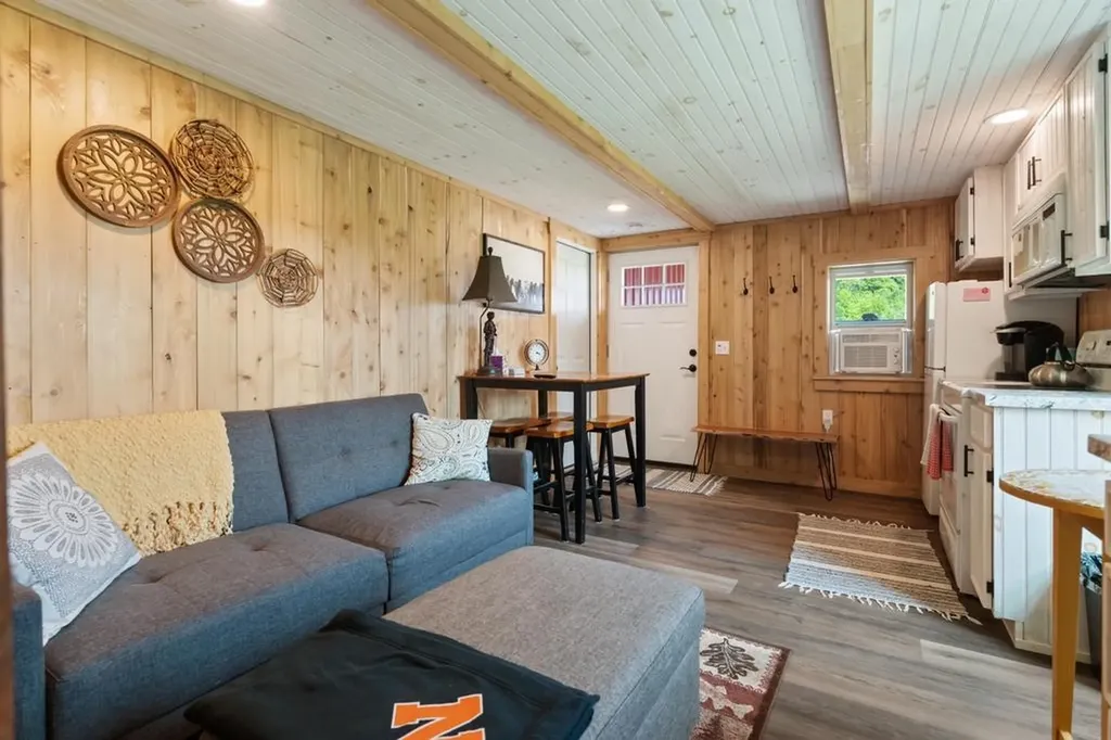 9235 Bailey Road South Arm Township MI 49727