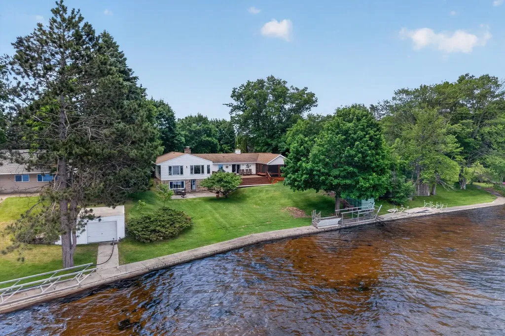 1020 Sunnyside Drive Cadillac City MI 49601