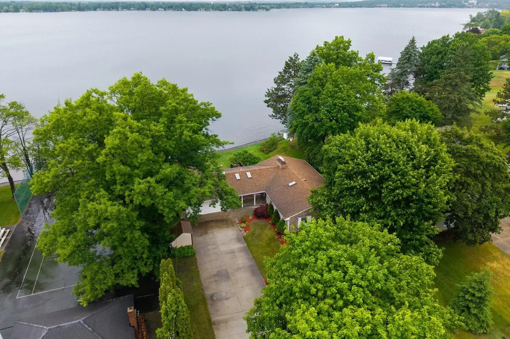 1020 Sunnyside Drive Cadillac City MI 49601