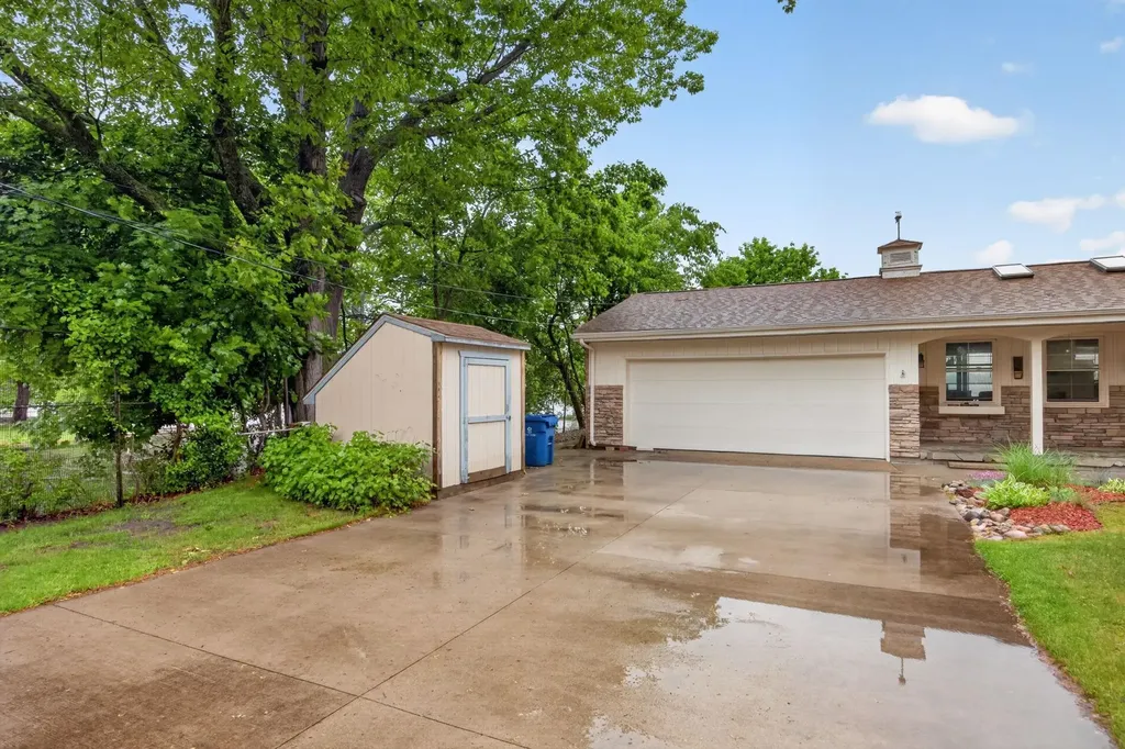 1020 Sunnyside Drive Cadillac City MI 49601