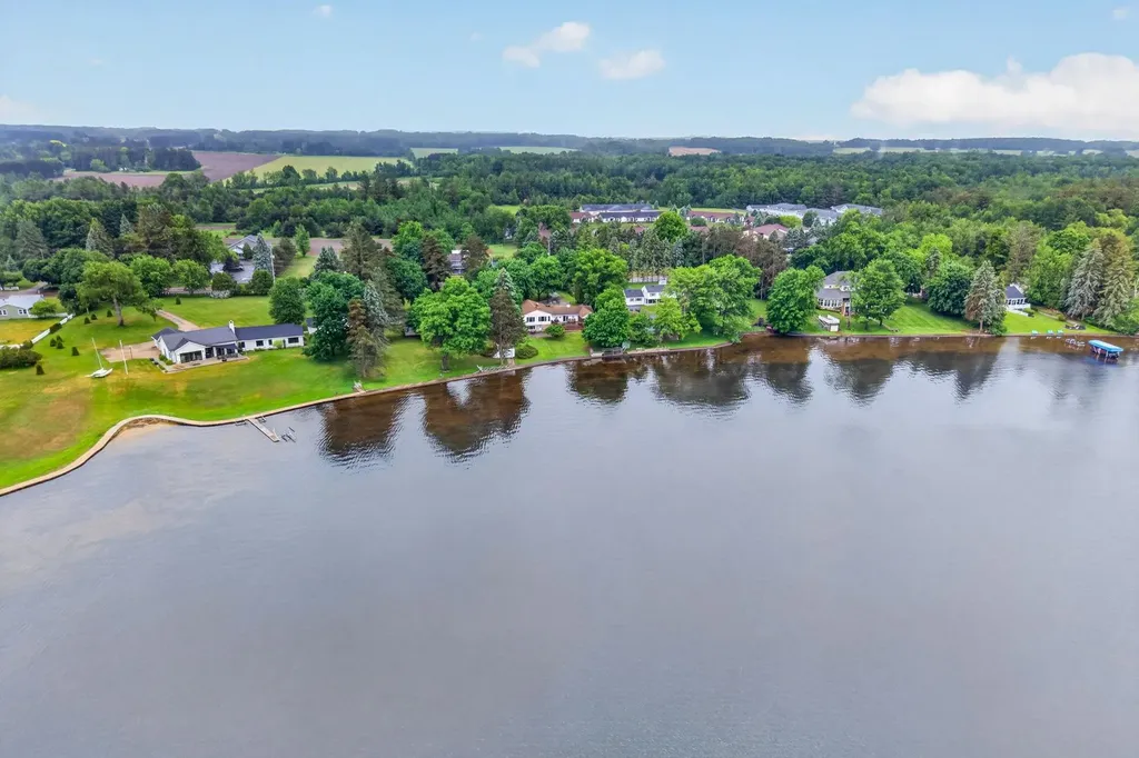 1020 Sunnyside Drive Cadillac City MI 49601