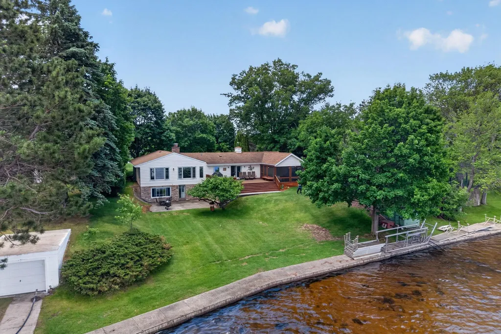 1020 Sunnyside Drive Cadillac City MI 49601