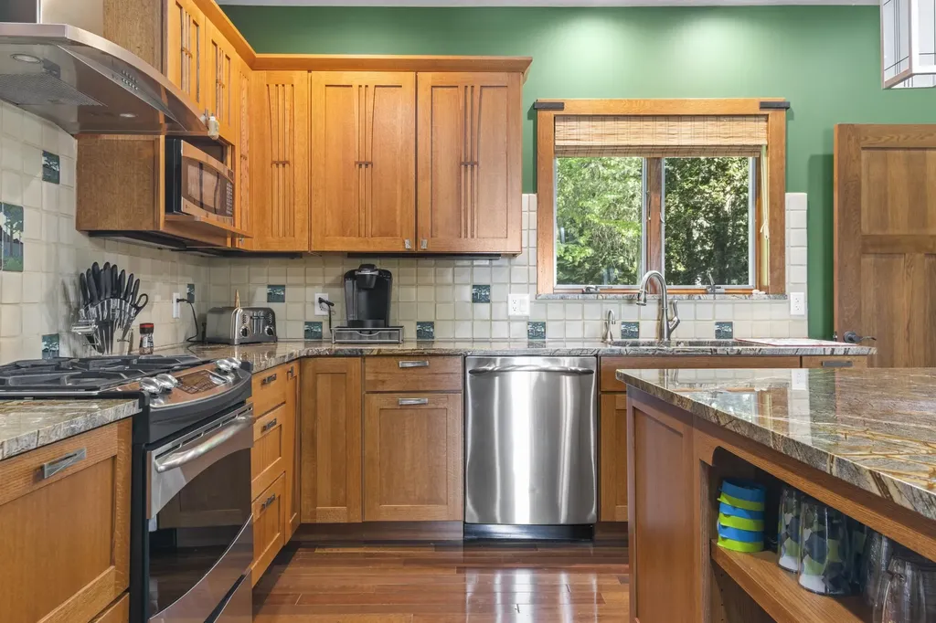 10242 E Elk Lake Drive Milton Township MI 49676