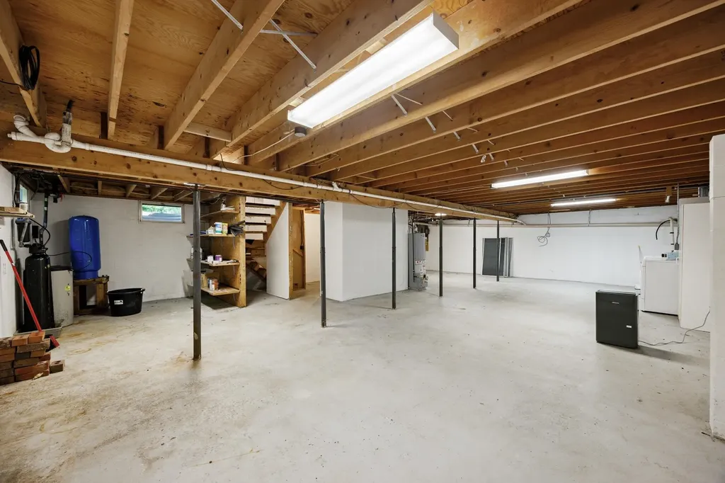 6918 Logan Lane Peninsula Township MI 49686