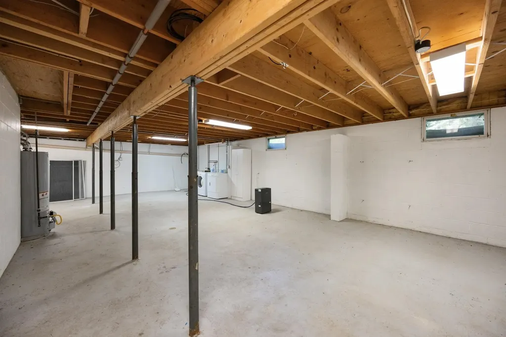 6918 Logan Lane Peninsula Township MI 49686