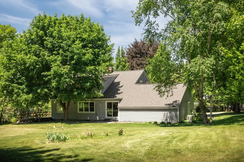 6918 Logan Lane Peninsula Township MI 49686