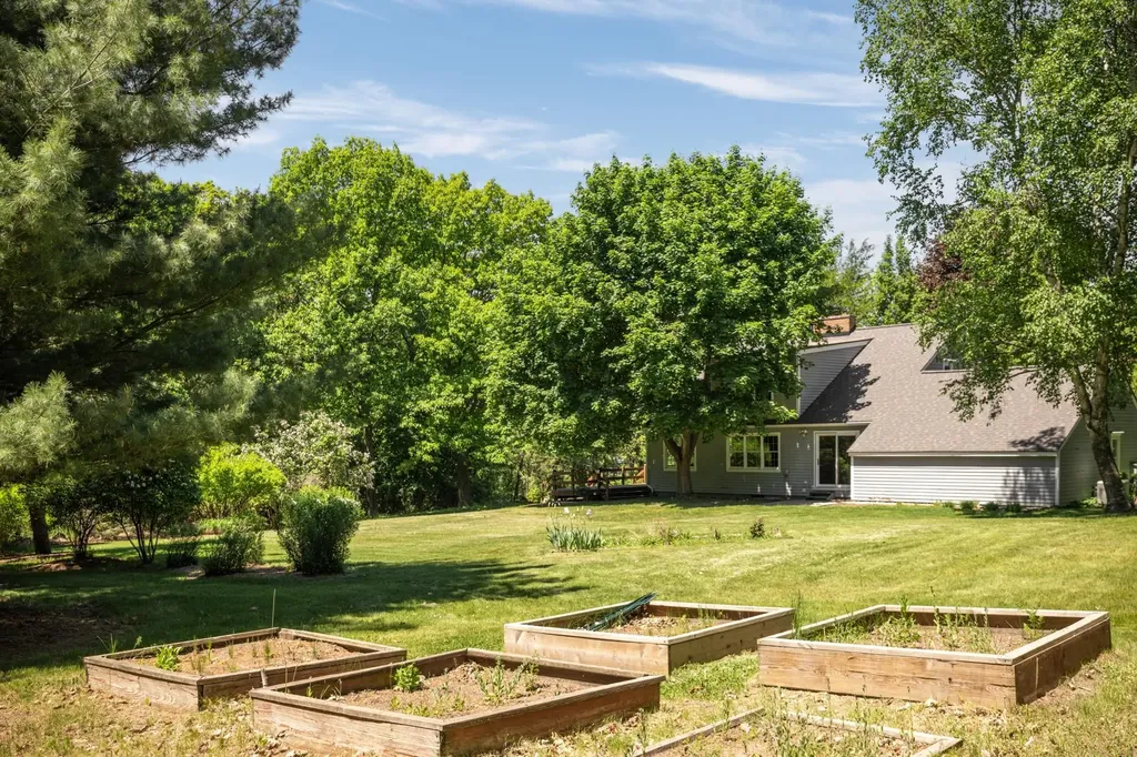 6918 Logan Lane Peninsula Township MI 49686