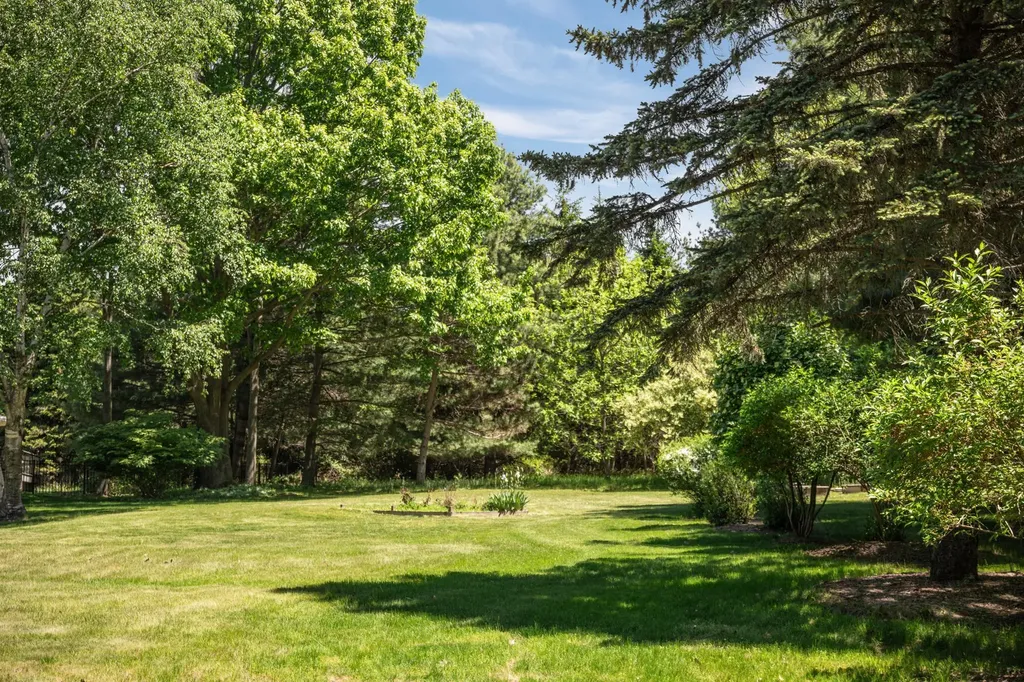 6918 Logan Lane Peninsula Township MI 49686