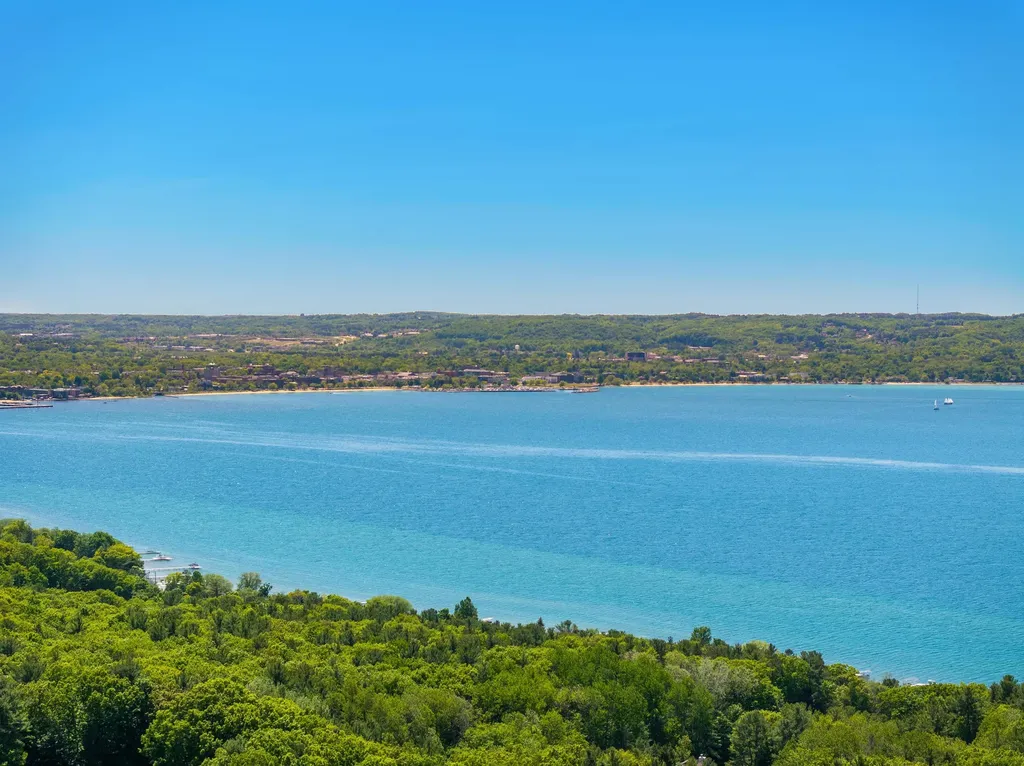 6918 Logan Lane Peninsula Township MI 49686