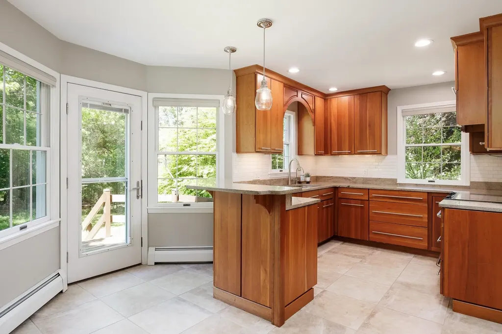 6918 Logan Lane Peninsula Township MI 49686