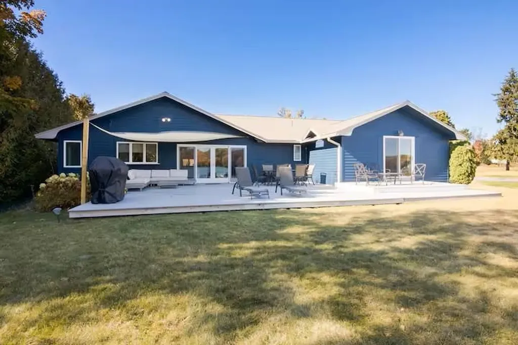 553 S Lake Shore Drive Leland Township MI 49653
