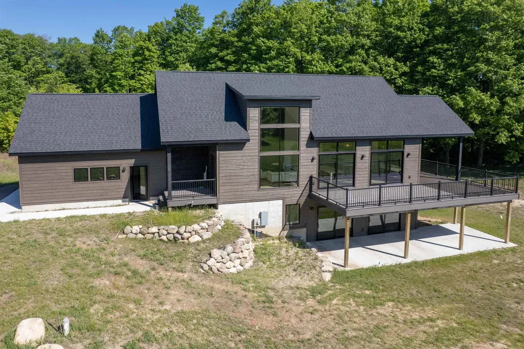 5921 Paradise Ranch Paradise Township MI 49649