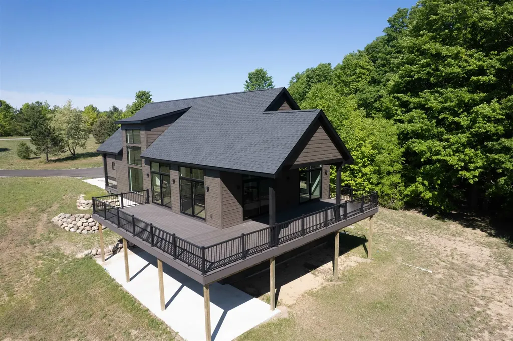5921 Paradise Ranch Paradise Township MI 49649
