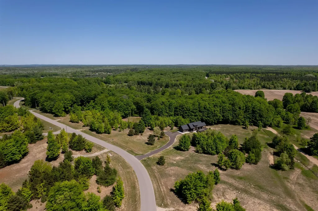 5921 Paradise Ranch Paradise Township MI 49649