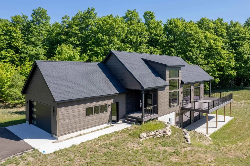 5921 Paradise Ranch Paradise Township MI 49649