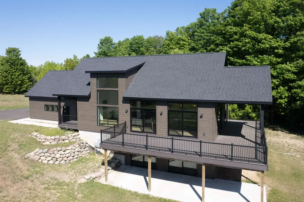 5921 Paradise Ranch Paradise Township MI 49649