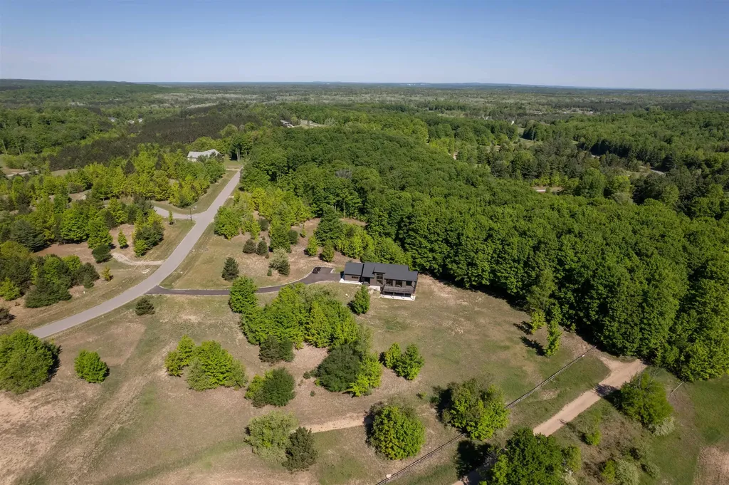 5921 Paradise Ranch Paradise Township MI 49649