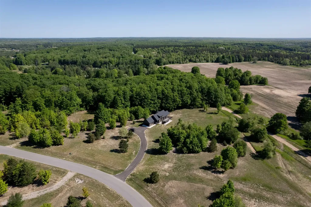 5921 Paradise Ranch Paradise Township MI 49649
