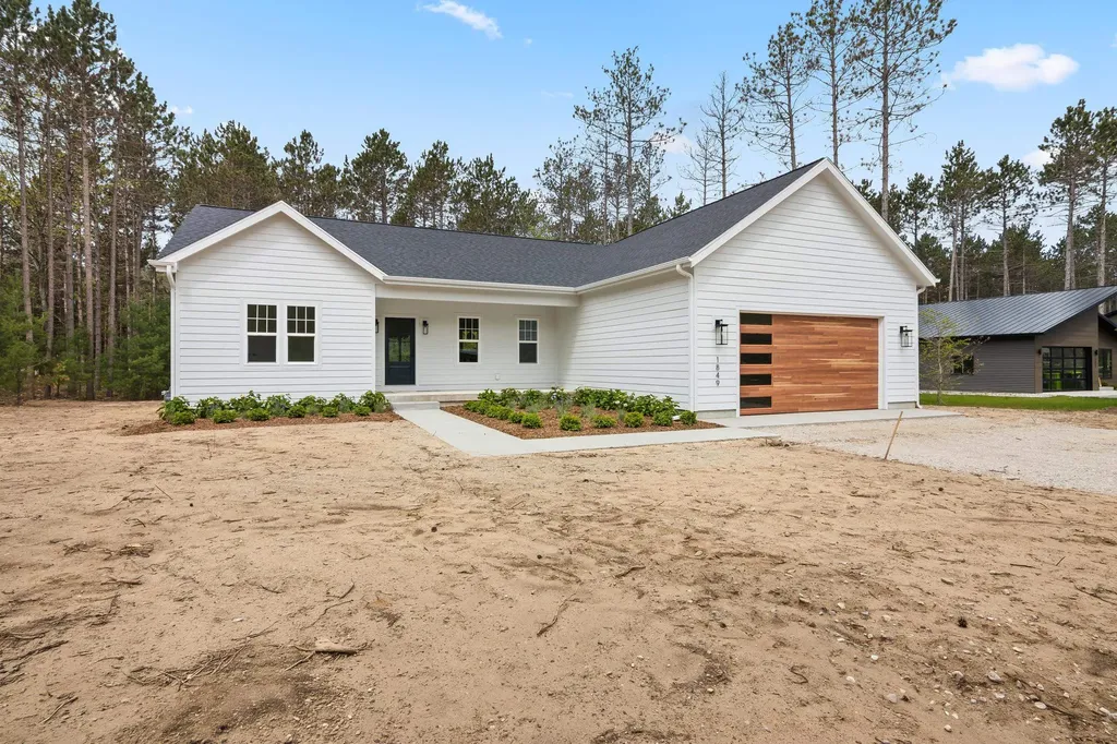 1849 Cascade Trail Long Lake Township MI 49685