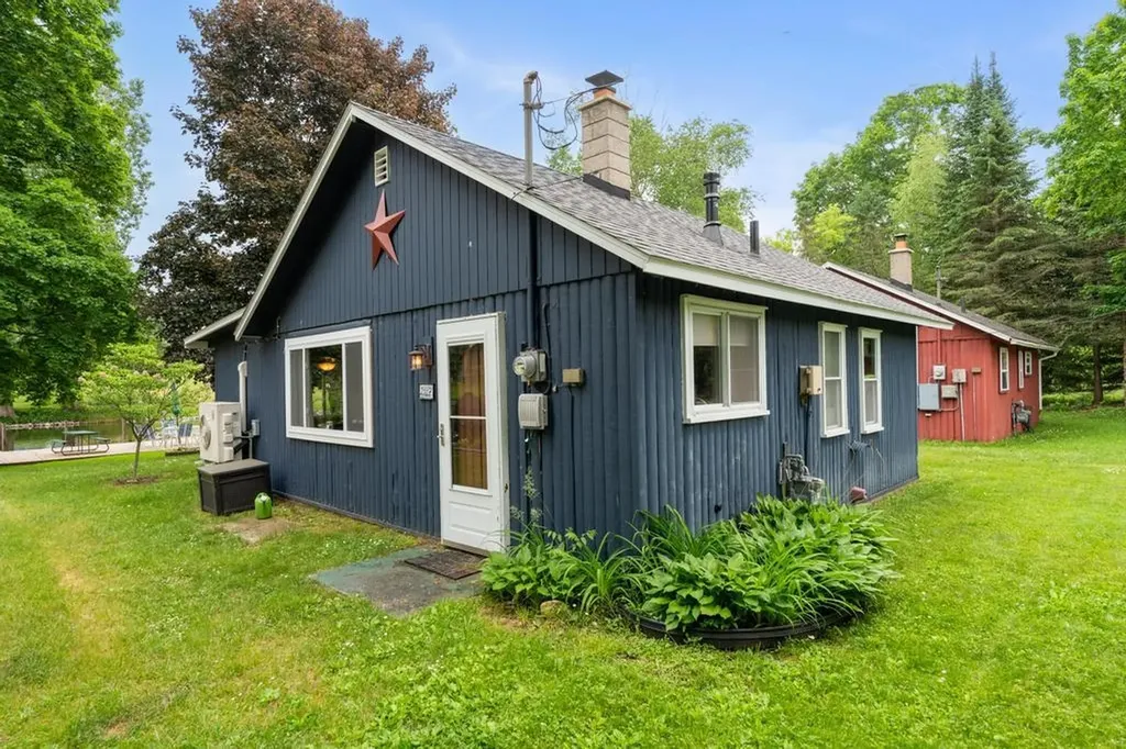 7752 & 7754 Maple Street Central Lake Township MI 49622