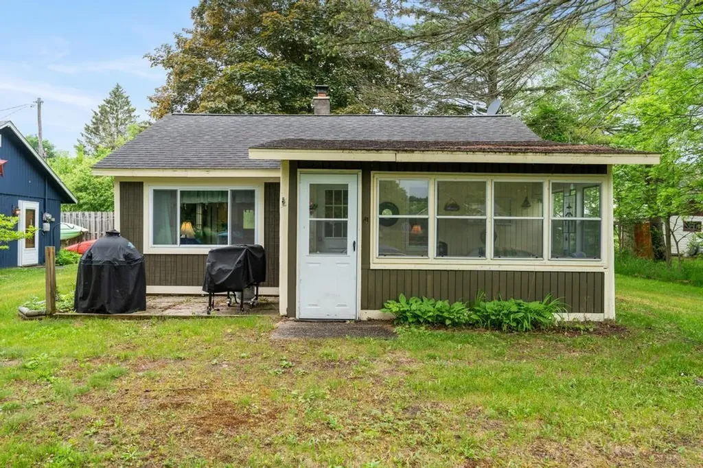 7752 & 7754 Maple Street Central Lake Township MI 49622