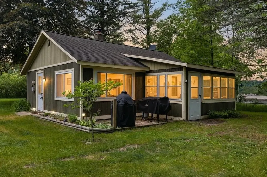 7752 & 7754 Maple Street Central Lake Township MI 49622