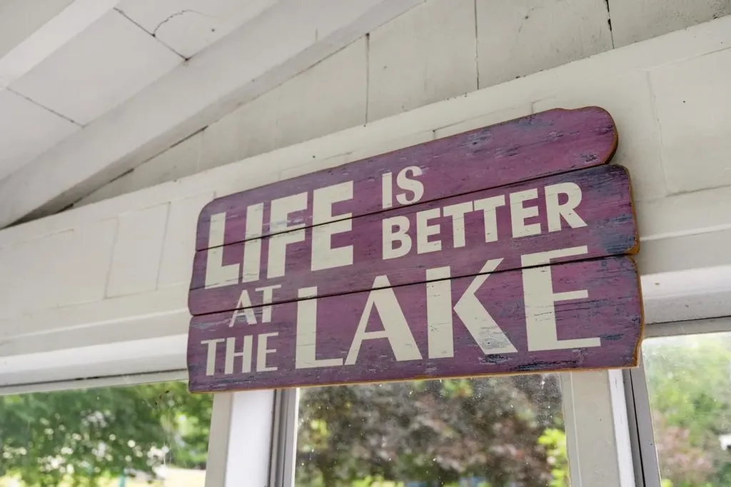 7752 & 7754 Maple Street Central Lake Township MI 49622