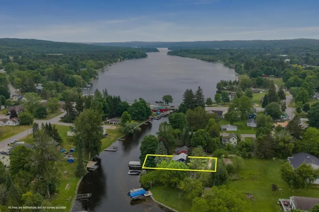 7752 & 7754 Maple Street Central Lake Township MI 49622