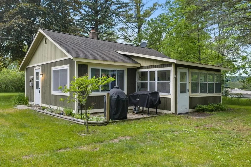 7752 & 7754 Maple Street Central Lake Township MI 49622