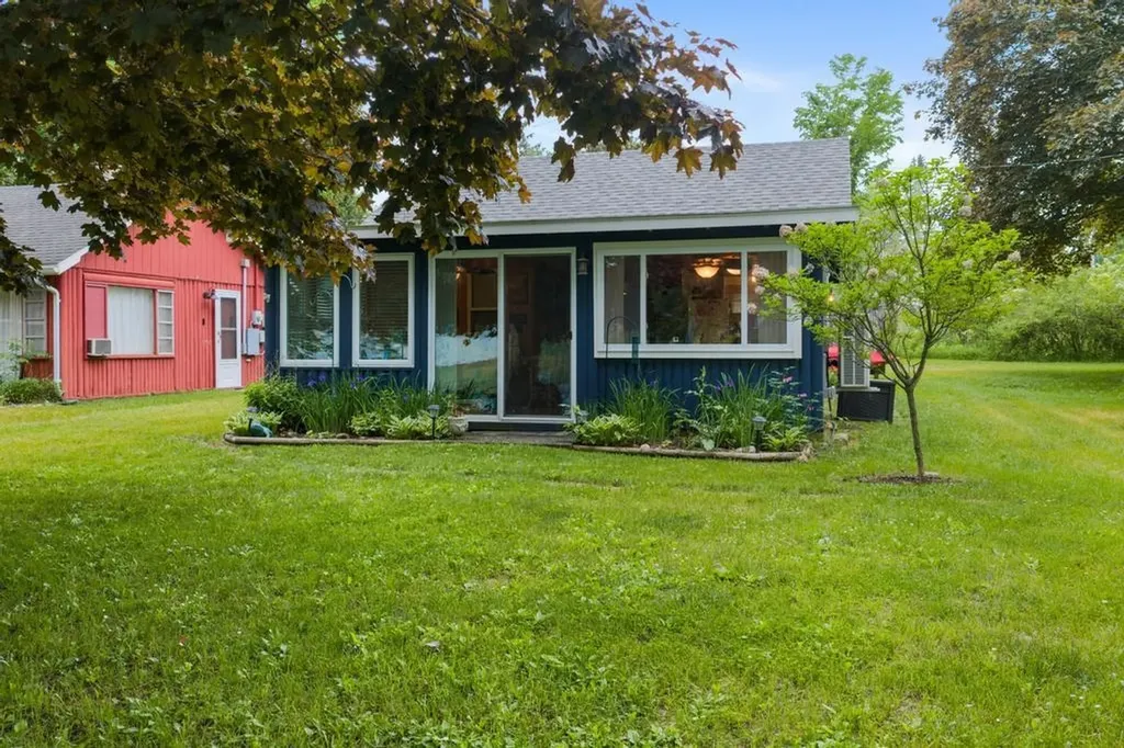 7752 & 7754 Maple Street Central Lake Township MI 49622