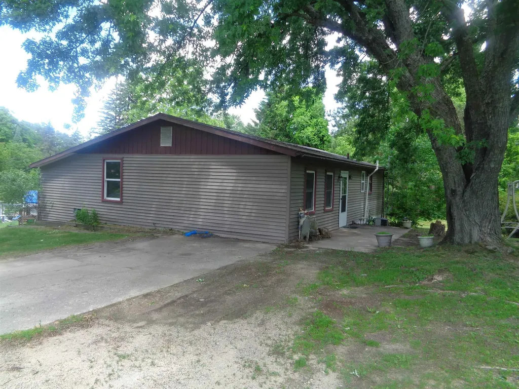 2287 S Tower Hill Road Roscommon Township MI 48629