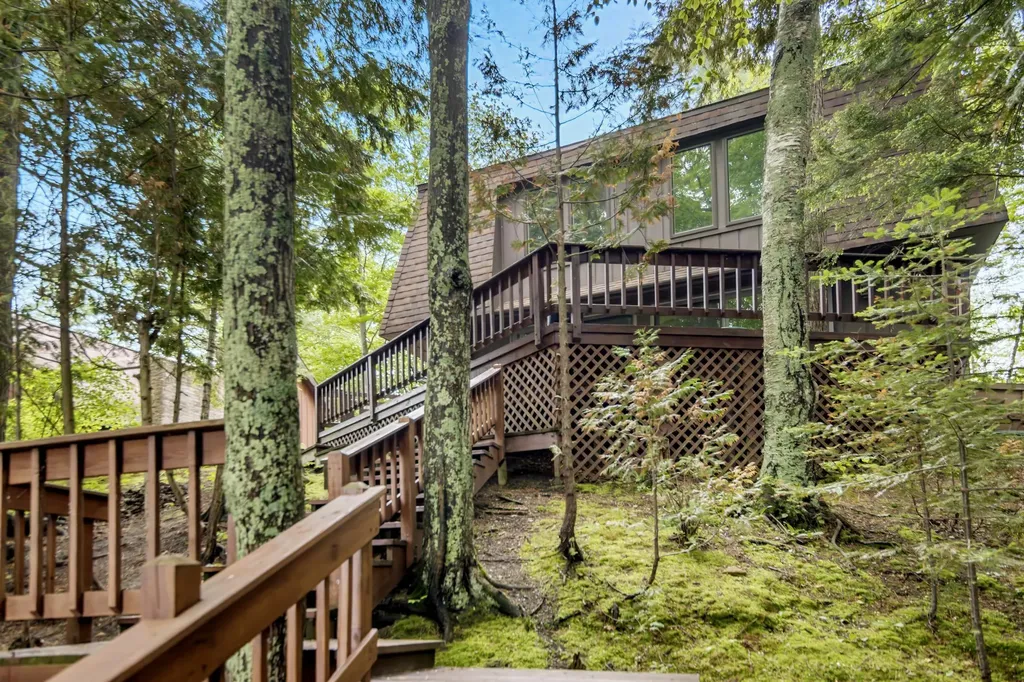 2856 Birchview Drive Torch Lake Township MI 49648