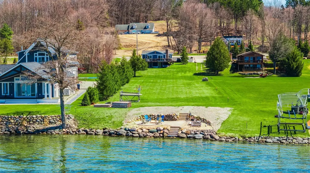 11256 SE Torch Lake Drive Helena Township MI 49612