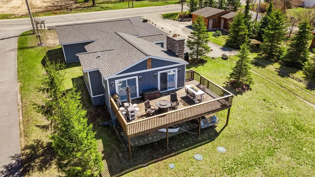 11256 SE Torch Lake Drive Helena Township MI 49612