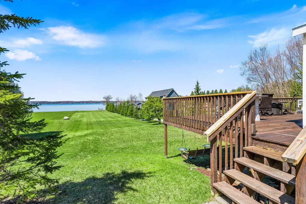 11256 SE Torch Lake Drive Helena Township MI 49612