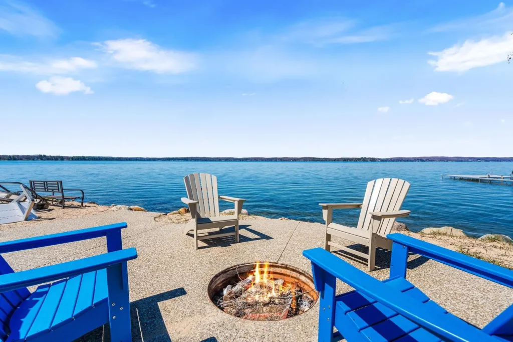 11256 SE Torch Lake Drive Helena Township MI 49612