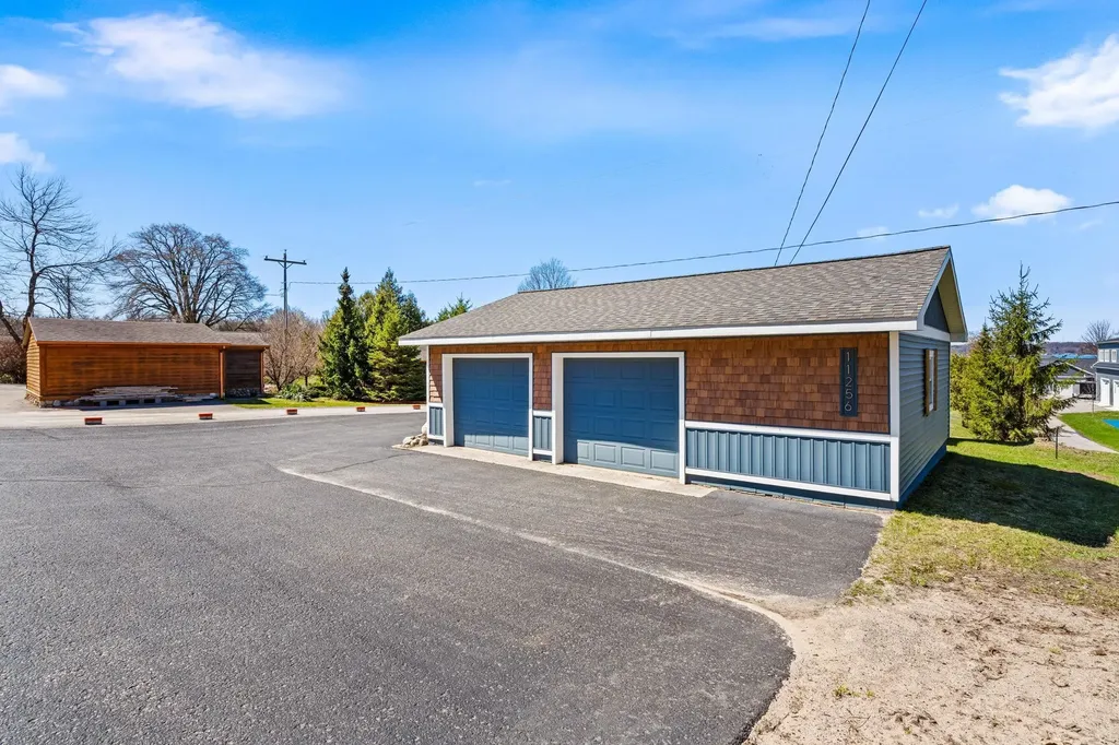 11256 SE Torch Lake Drive Helena Township MI 49612