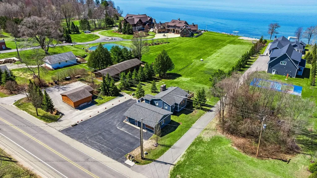 11256 SE Torch Lake Drive Helena Township MI 49612