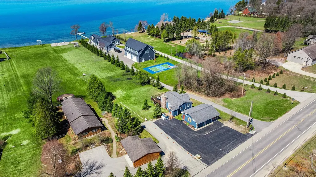 11256 SE Torch Lake Drive Helena Township MI 49612